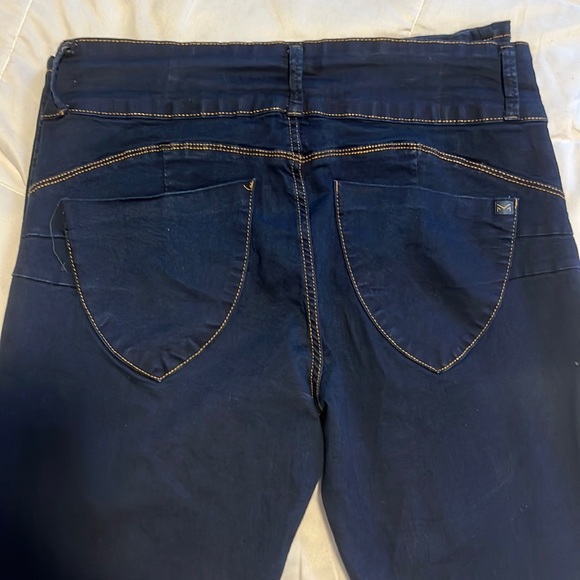 My fit jeans
Barely worn but broken zipper (see picture)
Size: 14-20
$7 obo - Picture 2 of 4
